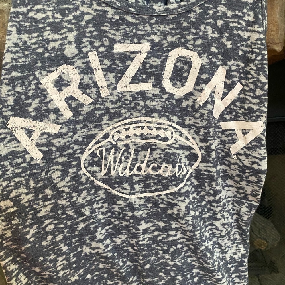 J. America grey and white University of Arizona Wildcats razorback tank top. M - Picture 3 of 8